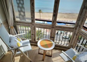 BEACH FRONT-Awesome Seaviews-AA-WIFI